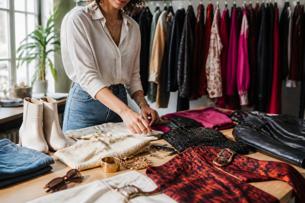 Expertly Curated Style Selections for Apparel Retail